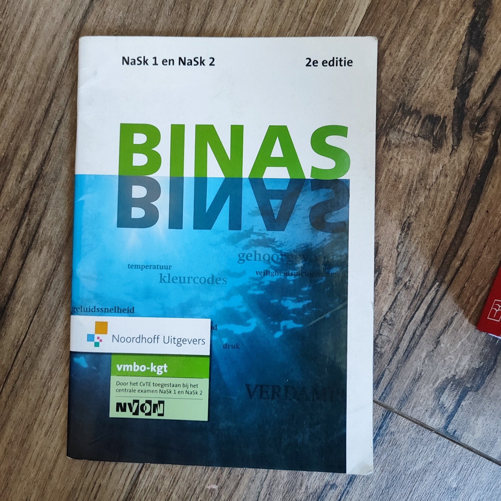 BINAS NaSk 1 en NaSk 2 - 2e editie vmbo-kgt, Boeken, Schoolboeken, Ophalen of Verzenden, VMBO, Natuurkunde, Noordhoff Uitgevers