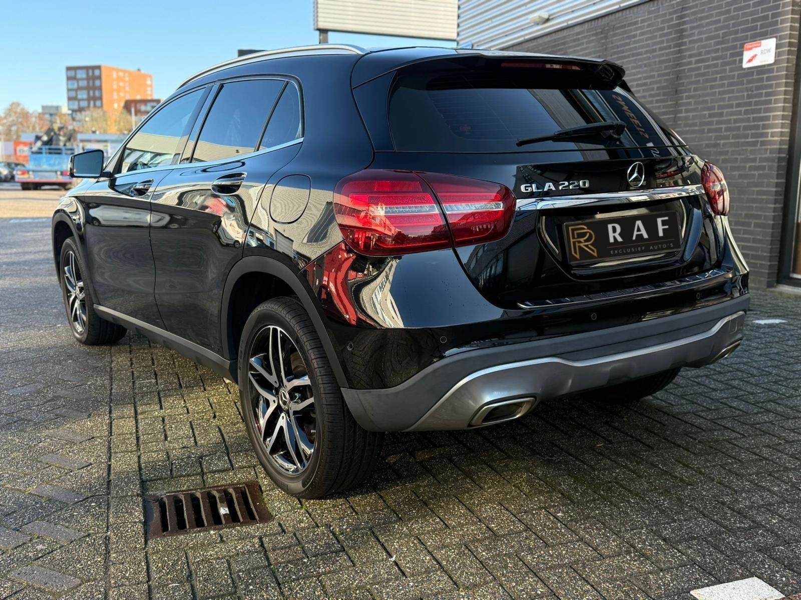 Mercedes-Benz GLA-klasse 220 Benzine ,PanoAutomaat,Cruise,Le, Dealer onderhouden, Automatische klimaatregeling, Zwart, 190 pk