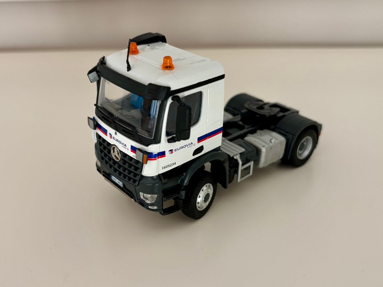 Conrad 4x4 arocs Eurovia, 1/50, Ophalen of Verzenden, Nieuw, Bus of Vrachtwagen, Conrad