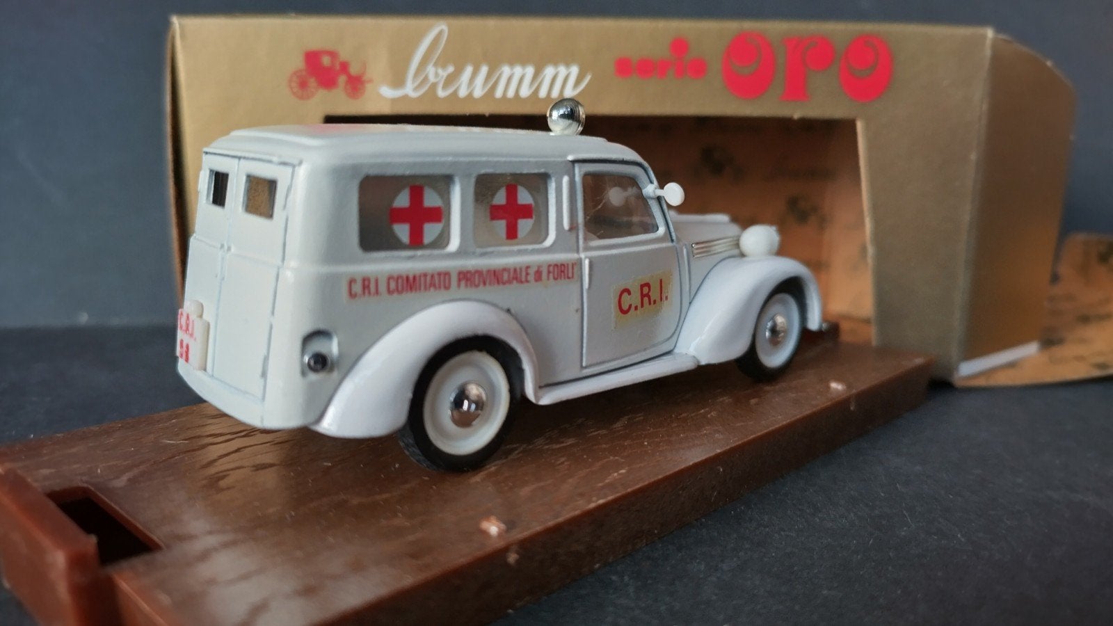Fiat 1100 E Ambulance Croce Rossa 1:43 Brumm Pol, Hobby en Vrije tijd, Overige merken, Auto, Verzenden, .