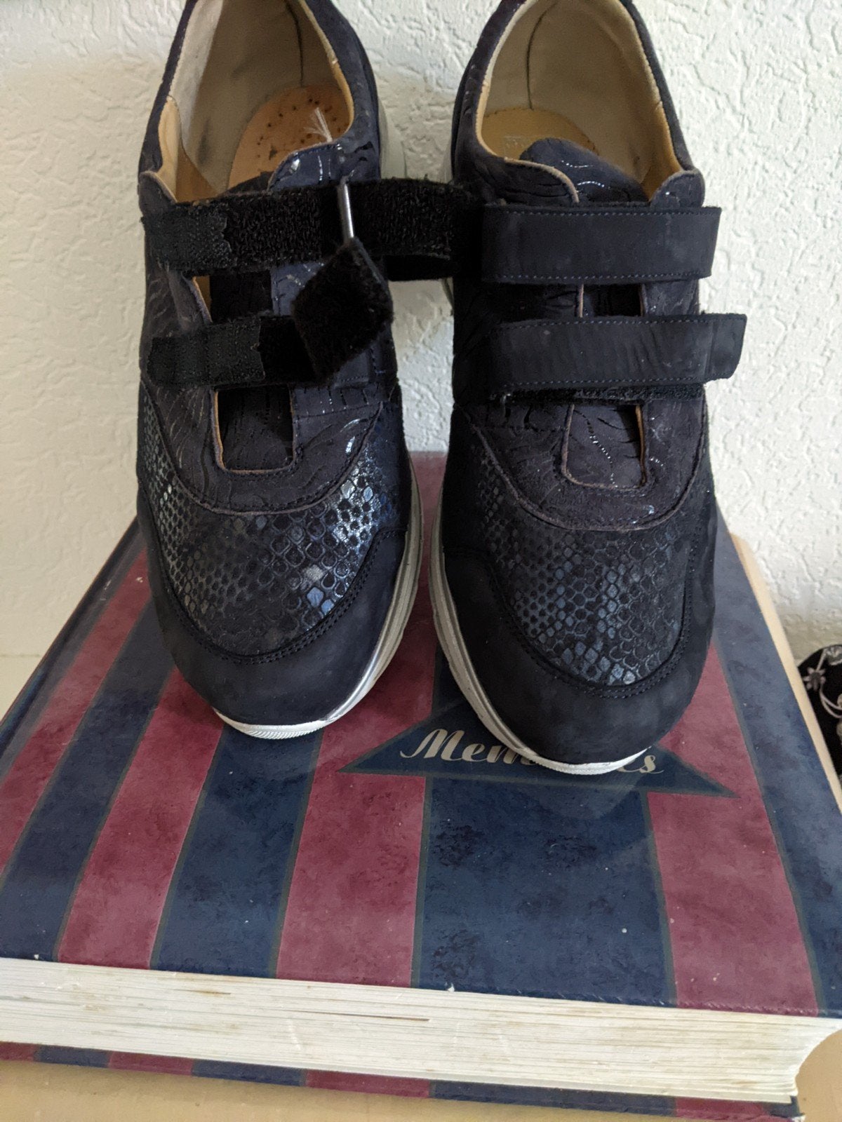Durea klittenband schoen maat 40,5 met witte zool, Durea, Schoenen met lage hakken, Zwart, Ophalen of Verzenden
