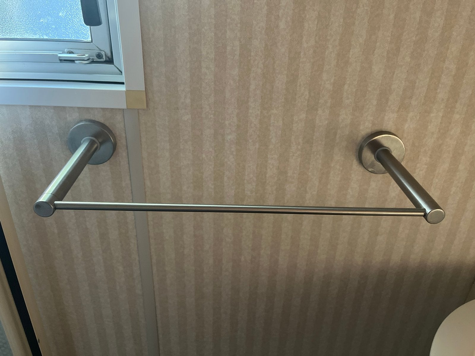 Tiger handdoekenrek. Geborsteld RVS. Nu 8,-, Handdoekenrek, Overige merken, Ophalen of Verzenden, Zo goed als nieuw