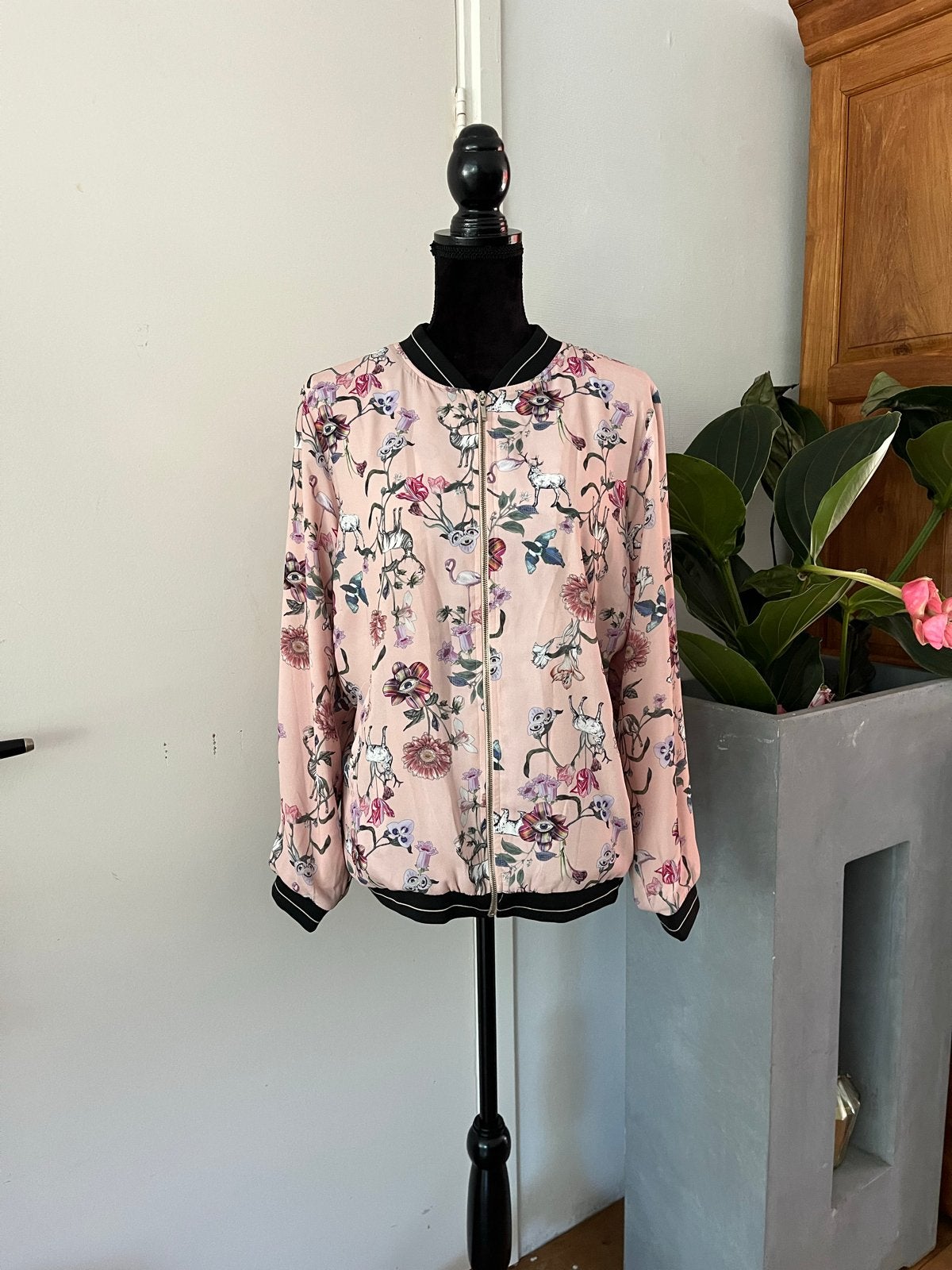 Nieuwe Norah bomberjack met dierenprint, maat 46, Ophalen of Verzenden, Nieuw, Maat 46/48 (XL) of groter, Roze