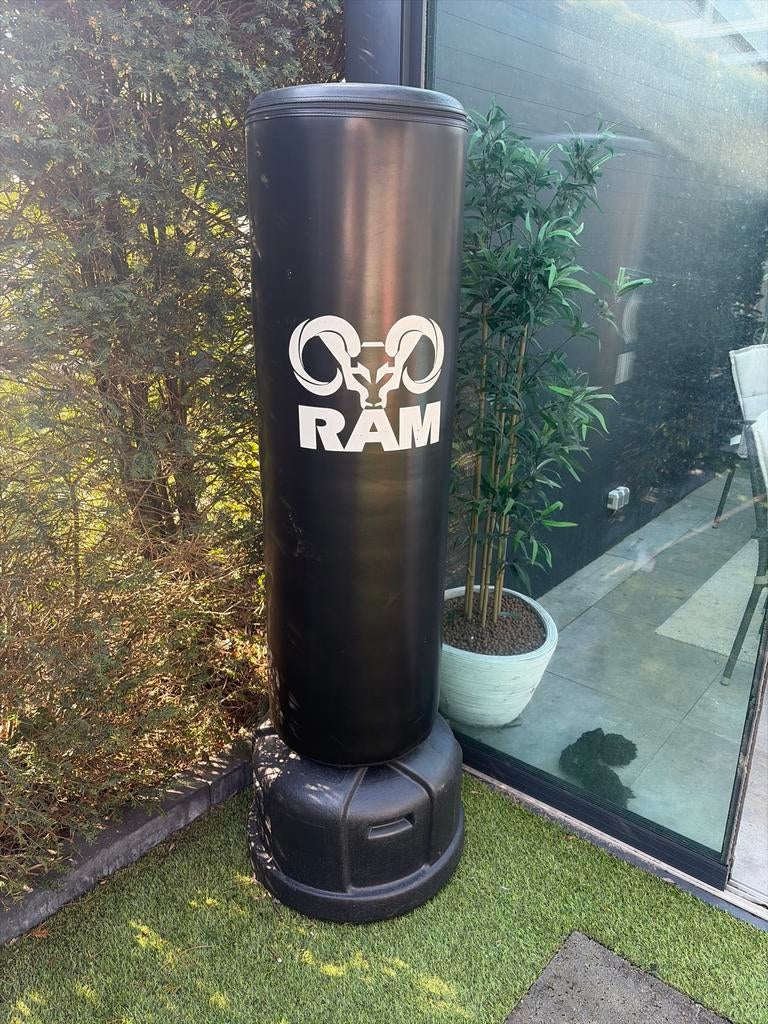 RAM Vrijstaande Bokszak - Zwart, Ophalen, Gebruikt, Bokszak