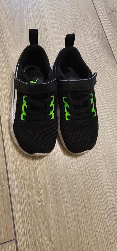 Puma sportschoenen maat 24, Kinderen en Baby's, Kinderkleding | Schoenen en Sokken, Gebruikt, Puma, Ophalen of Verzenden, Jongen of Meisje