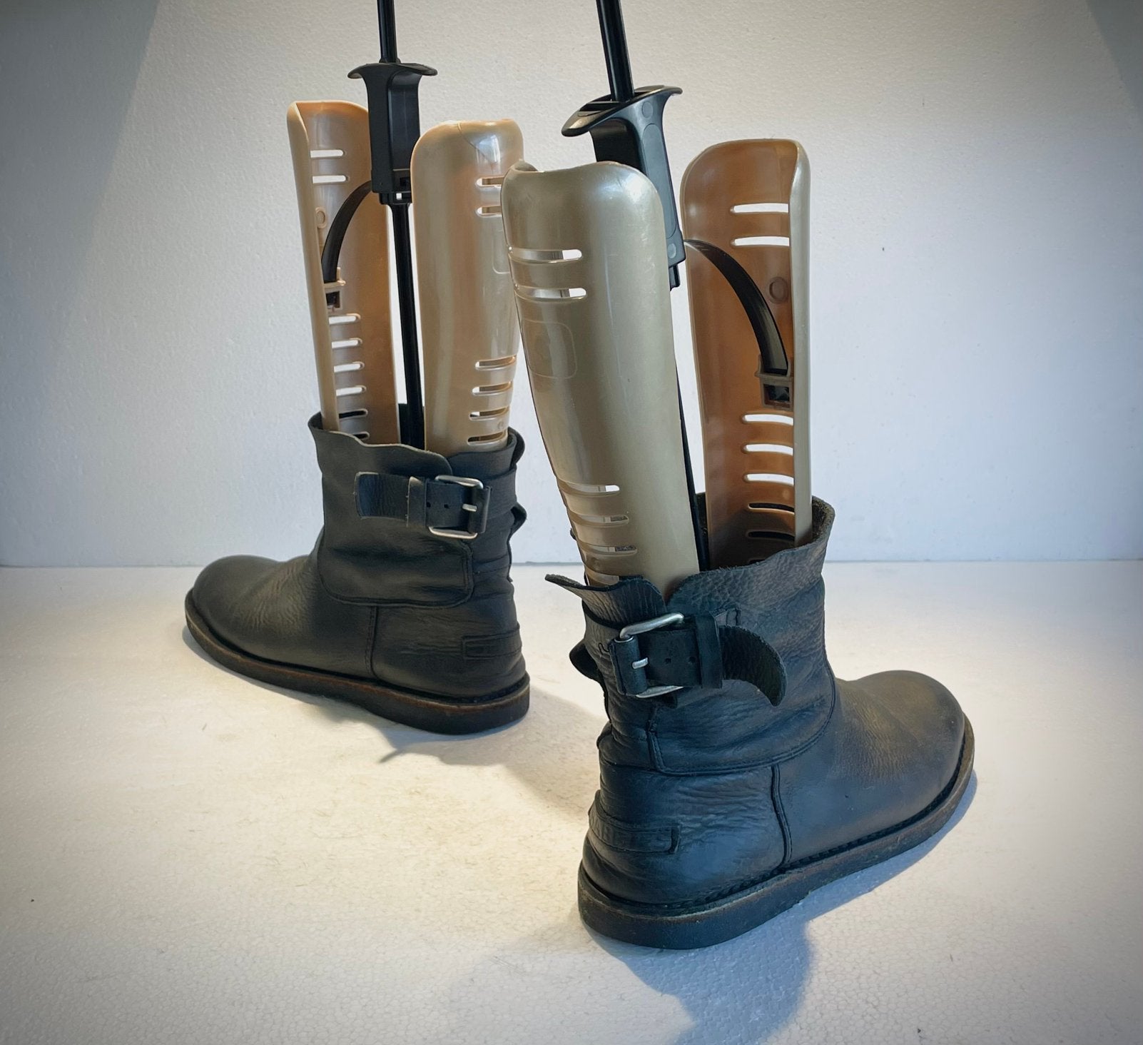 Shabbies Amsterdam enkel laarzen met riempje 40, Kleding | Dames, Schoenen, Ophalen of Verzenden, Lage of Enkellaarzen