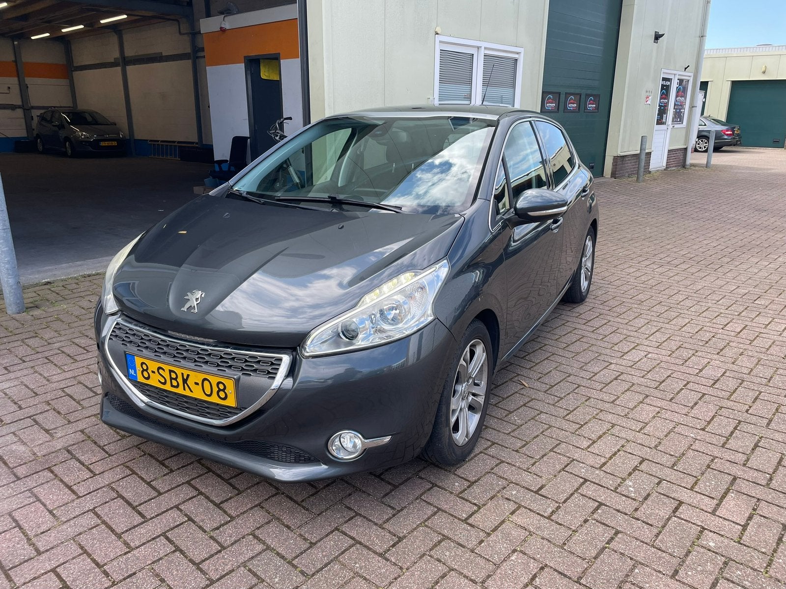 Peugeot 208 2013 82PK 1.2 VTI PANOO!! APK 31-03-2027, Auto's, Peugeot, 31 €/maand, 1199 cc, Sound system, Origineel Nederlands