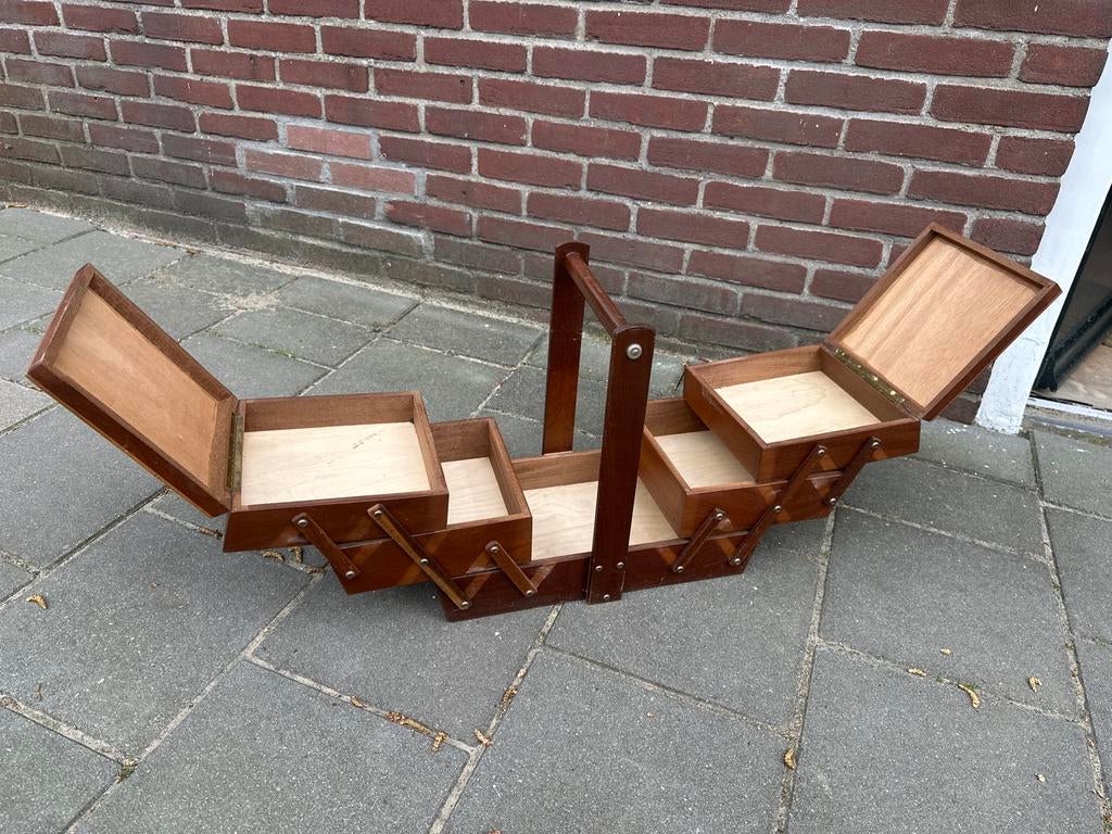 Vintage houten naaikist, Ophalen