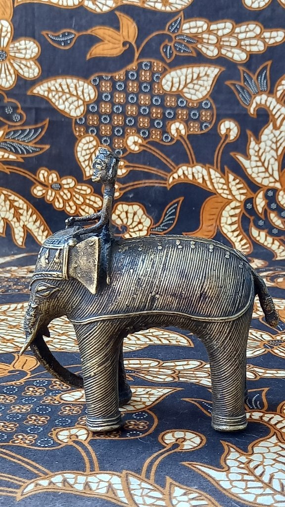 Olifant met berijder prachtig antiek brons uit India 13 cm., Antiek en Kunst, Handgemaakt, India, Ophalen of Verzenden, Brons