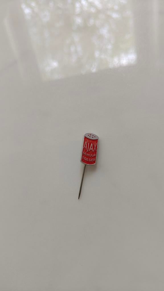 Vintage Ajax Schuurpoeder Pin / Speldje, Ophalen of Verzenden, Gebruikt, Merk, Speldje of Pin