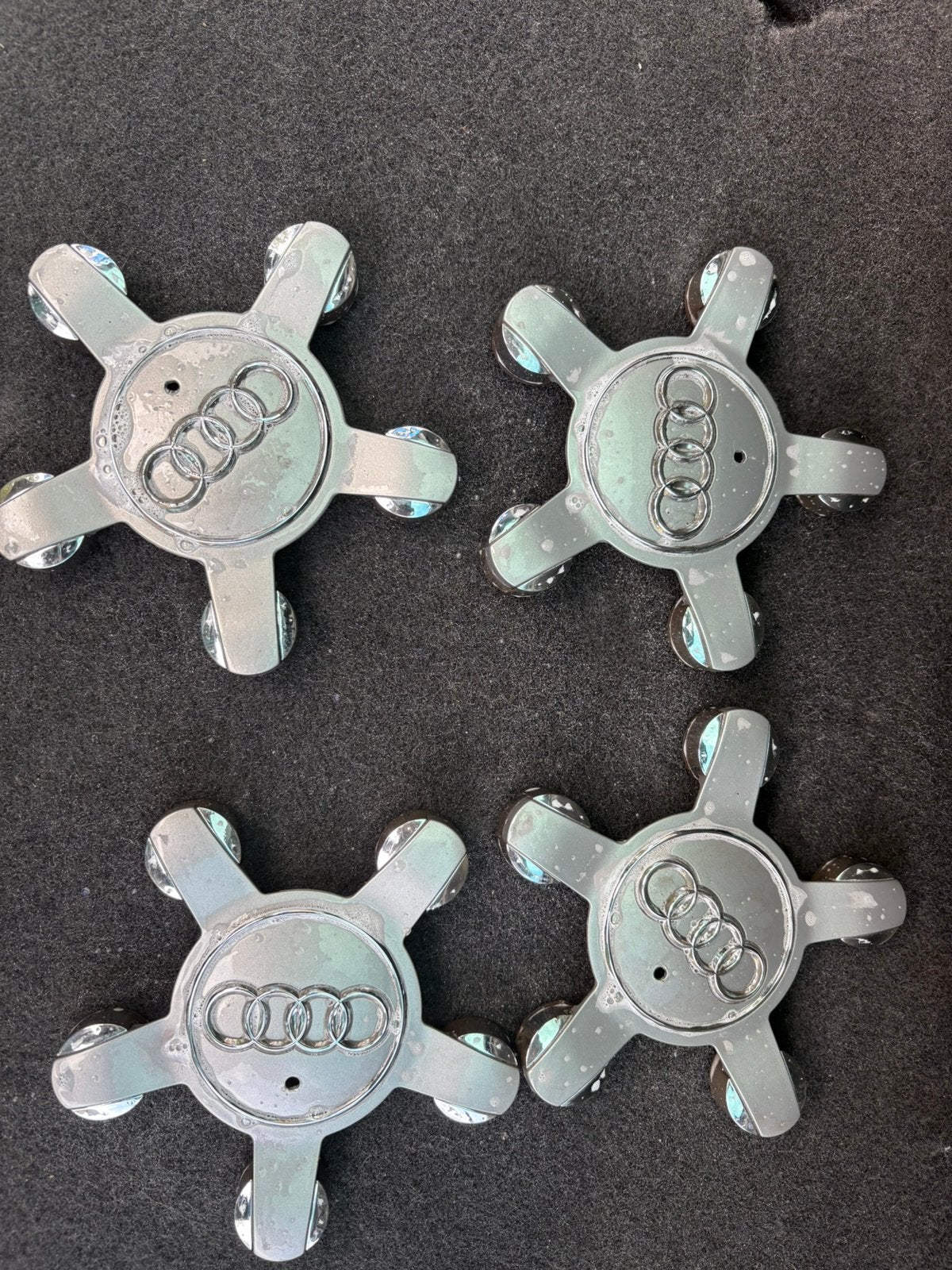 4x Naafdoppen Logos embleems Audi origineel, Ophalen of Verzenden, Zo goed als nieuw