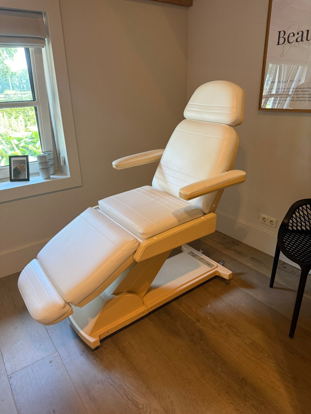 Behandelstoel beautystoel, Sport en Fitness, Ophalen, Zo goed als nieuw, Massagetafel