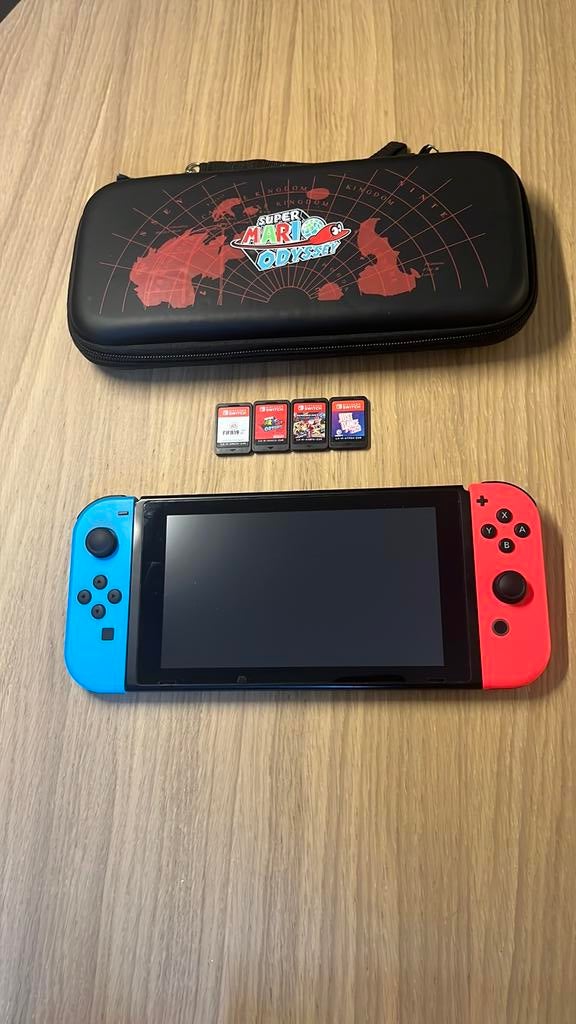 Nintendo Switch met hoesje en 4 games, Spelcomputers en Games, Games | Nintendo Switch, Avontuur en Actie, Online, 1 speler, Virtual Reality