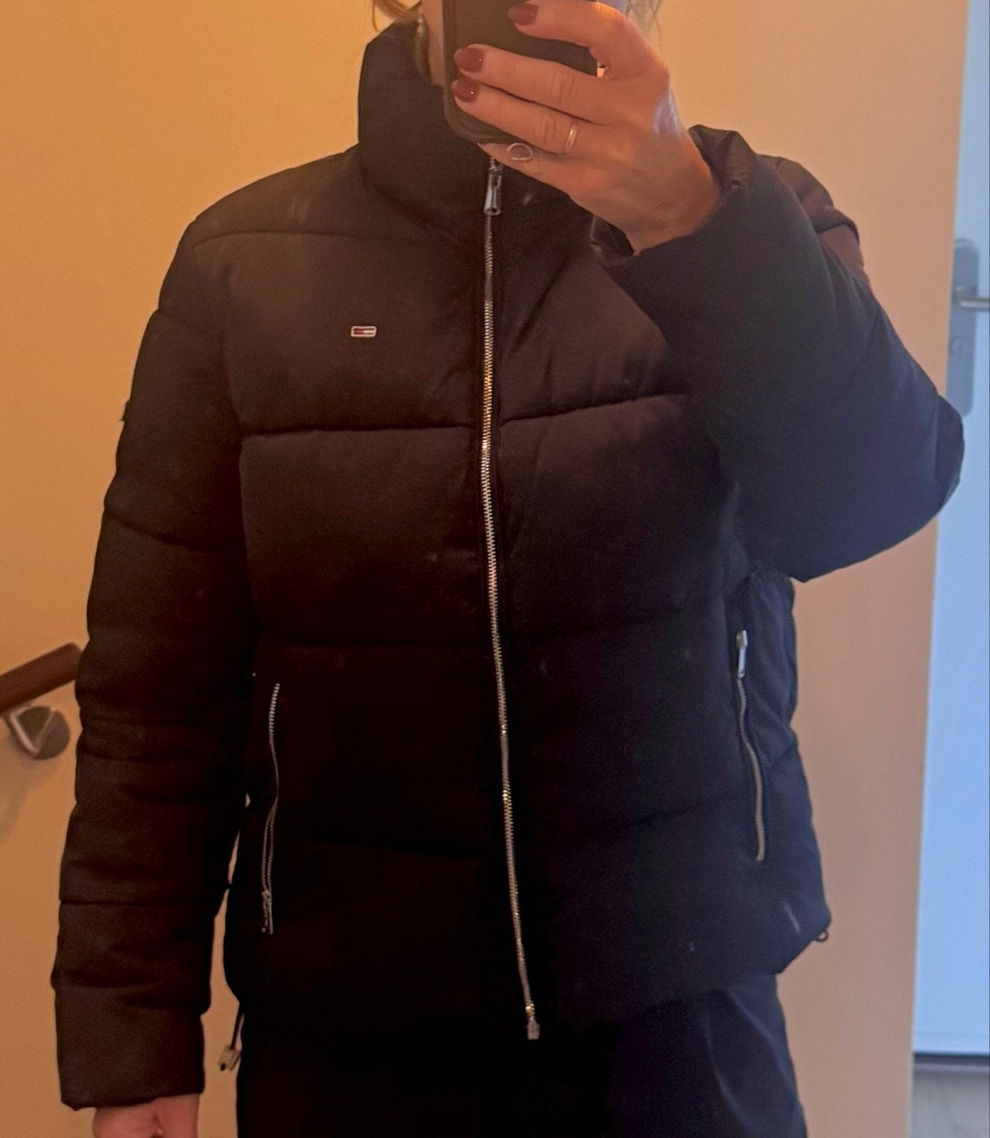 Tommy Hilfiger damesjas - Z.g.a.n. - Maat M (valt klein), Ophalen of Verzenden, Zo goed als nieuw, Maat 38/40 (M), Zwart