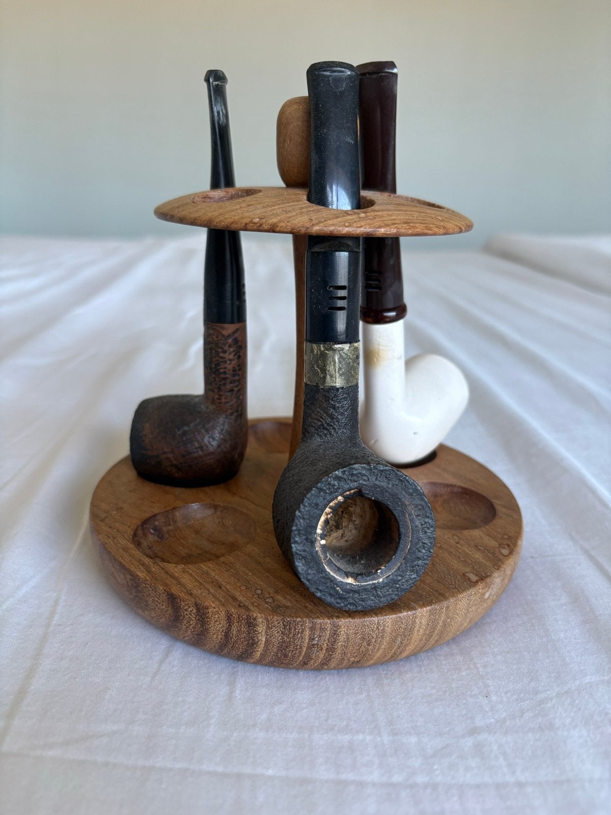 Vintage pijpenrek met 3 diverse tabakspijpen, Ophalen of Verzenden, Gebruikt, (Water)pijp