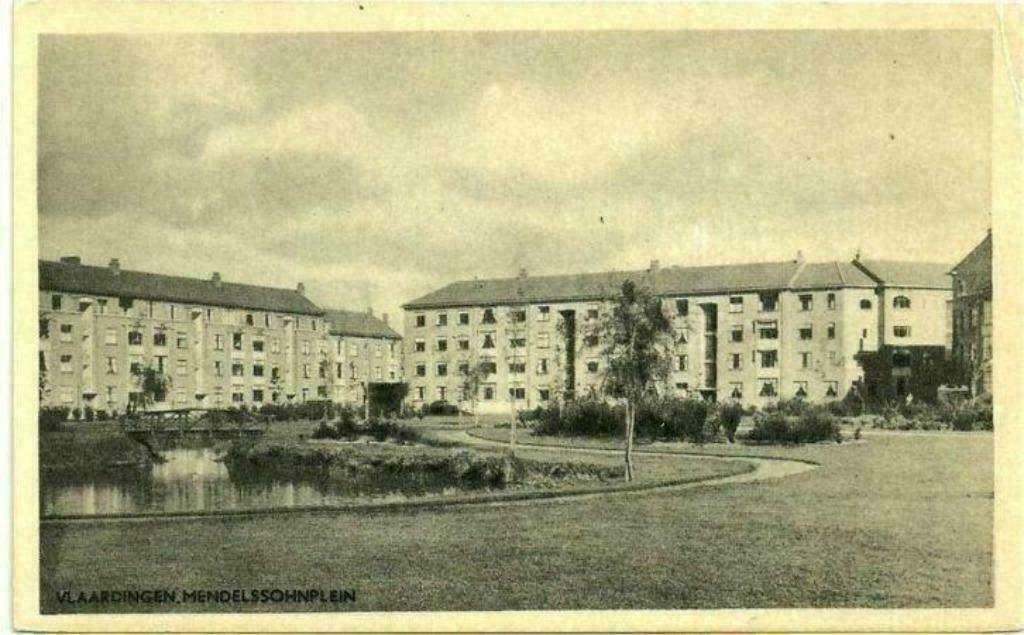 AK Vlaardingen - Mendelssohnplein, Ophalen of Verzenden, 1940 tot 1960, Ongelopen, Zuid-Holland