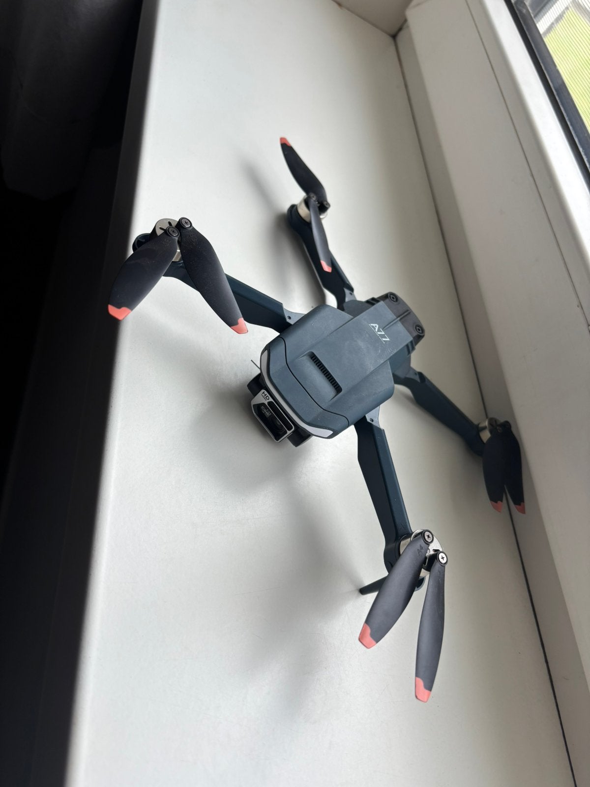 Drone a77 zonder afstandsbediening, Ophalen, Zo goed als nieuw