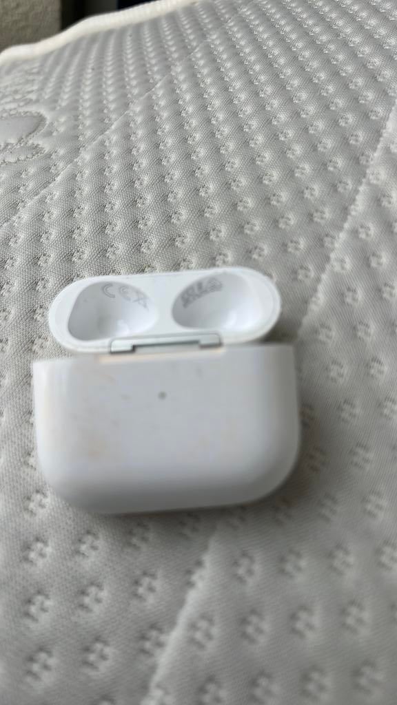 Airpods 3 oplaad case, Telecommunicatie, Mobiele telefoons | Oordopjes, Bluetooth, Nieuw, Ophalen of Verzenden, Apple