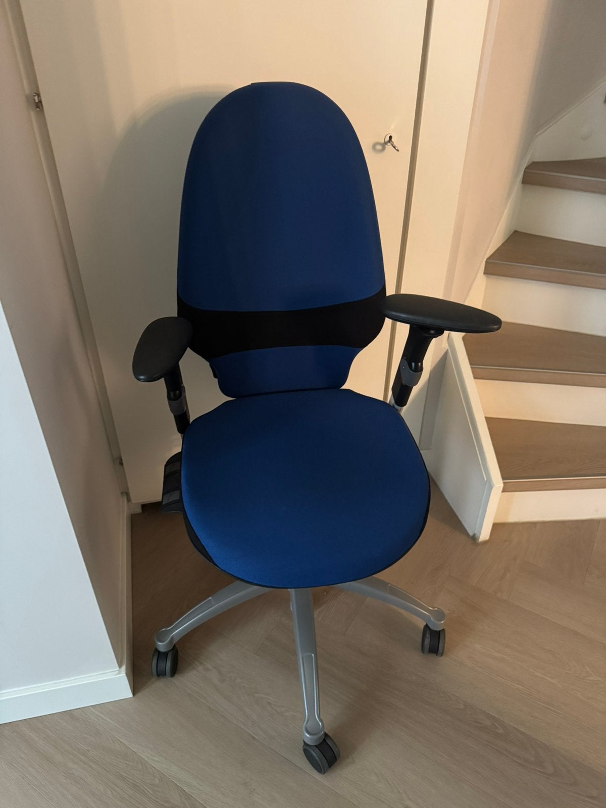 Ergonomische bureaustoel - Zo goed als nieuw, Ophalen, Blauw, Zo goed als nieuw, Bureaustoel