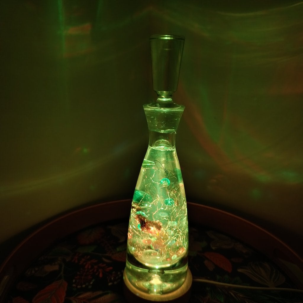 Sfeervolle cristal fleslamp met water en decoratie, Overige fittingen, Ophalen of Verzenden, Zo goed als nieuw, Modern, Sfeervol, Decoratief