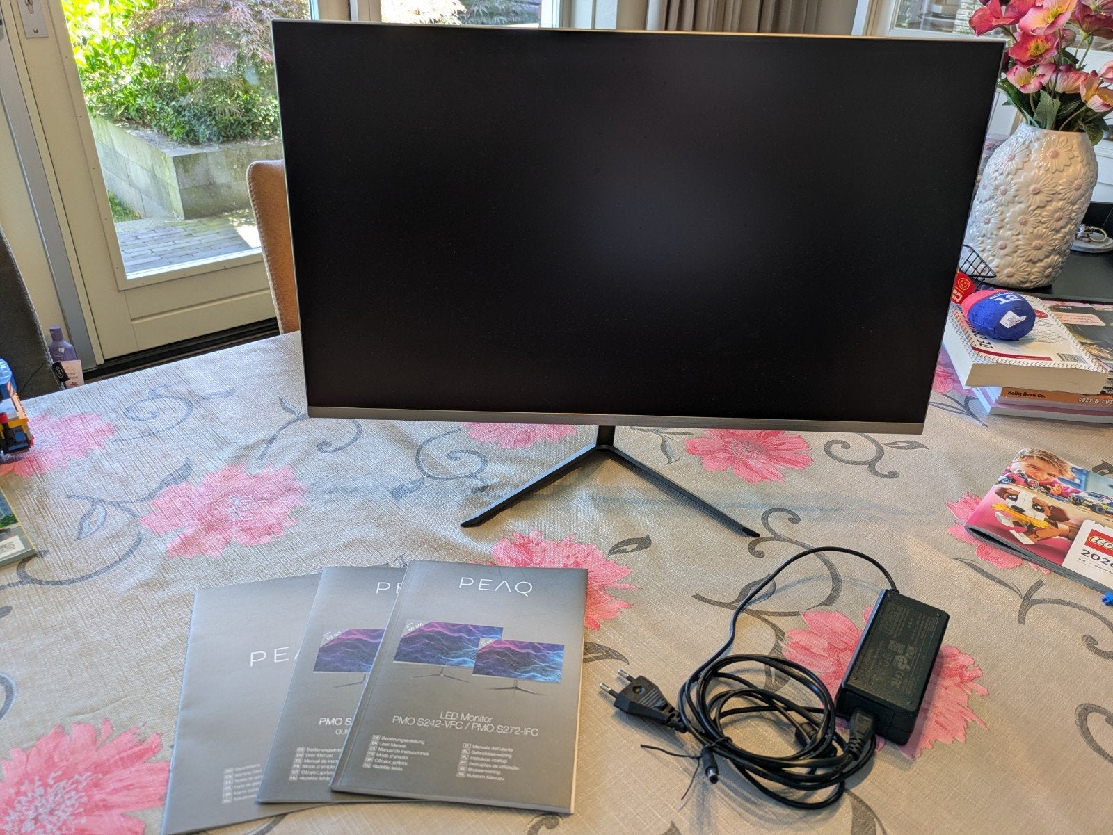 PEAQ 24" monitor, Computers en Software, PEAQ, Gebruikt, Ingebouwde speakers, HDMI