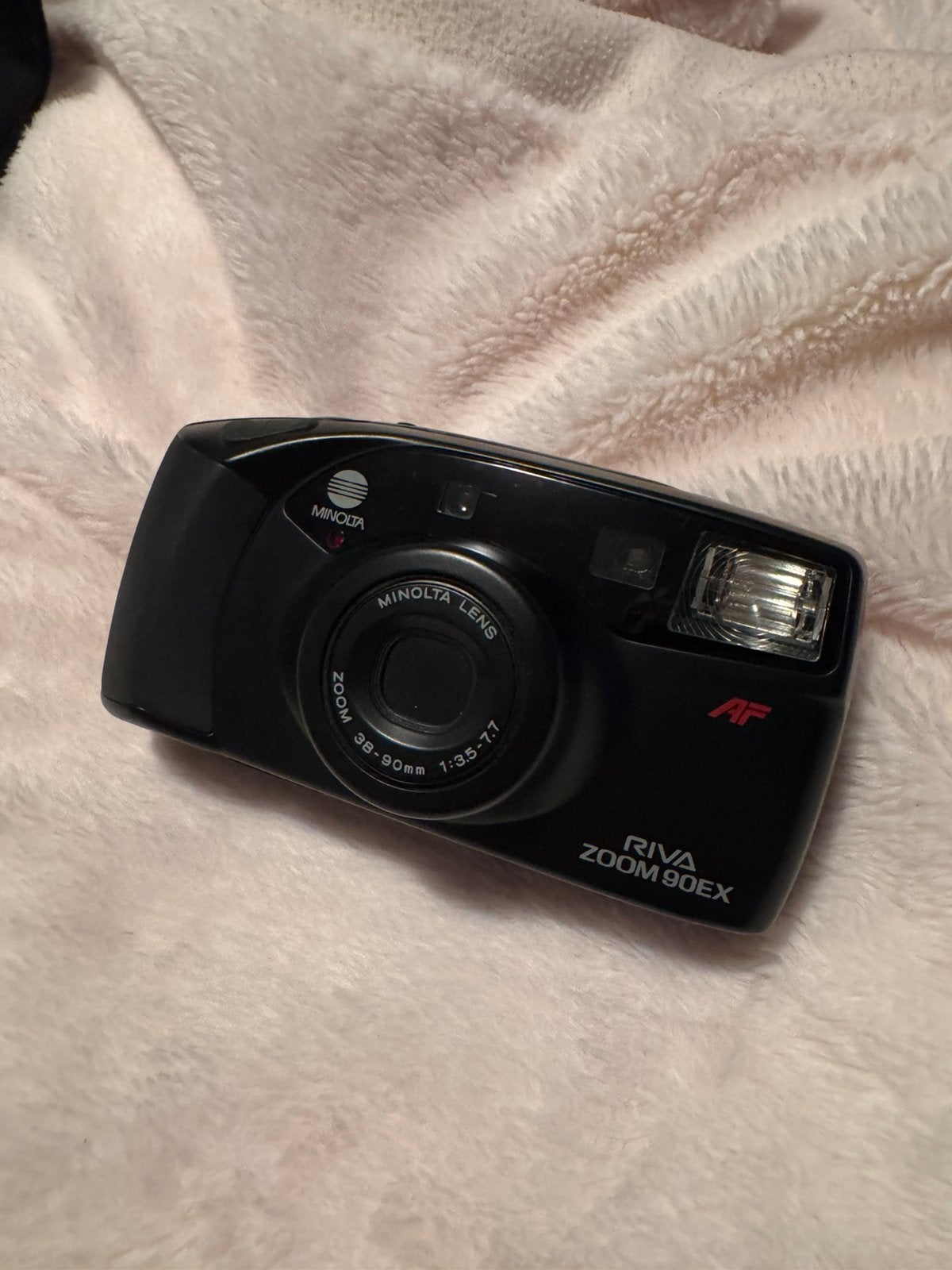 Minolta riva zoom 90EX point and shoot camera, Audio, Tv en Foto, Fotocamera's Analoog, Ophalen of Verzenden, Zo goed als nieuw