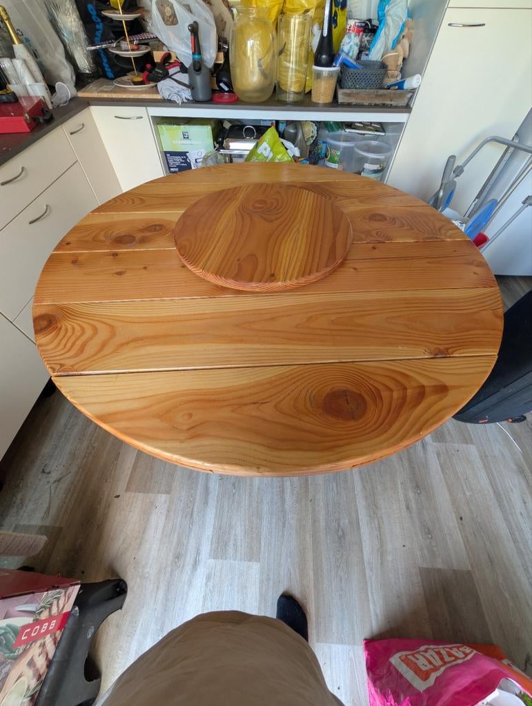 Douglas houten tafel met draaiplateau, Landelijk, Robuust, Modern, Rond, Zo goed als nieuw, Vier personen