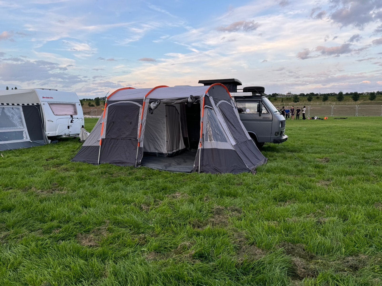 DWT Pegasus III bustent / voortent compleet met slaapcabines, Caravans en Kamperen, Tenten, Ophalen, Gebruikt, Tot en met 4