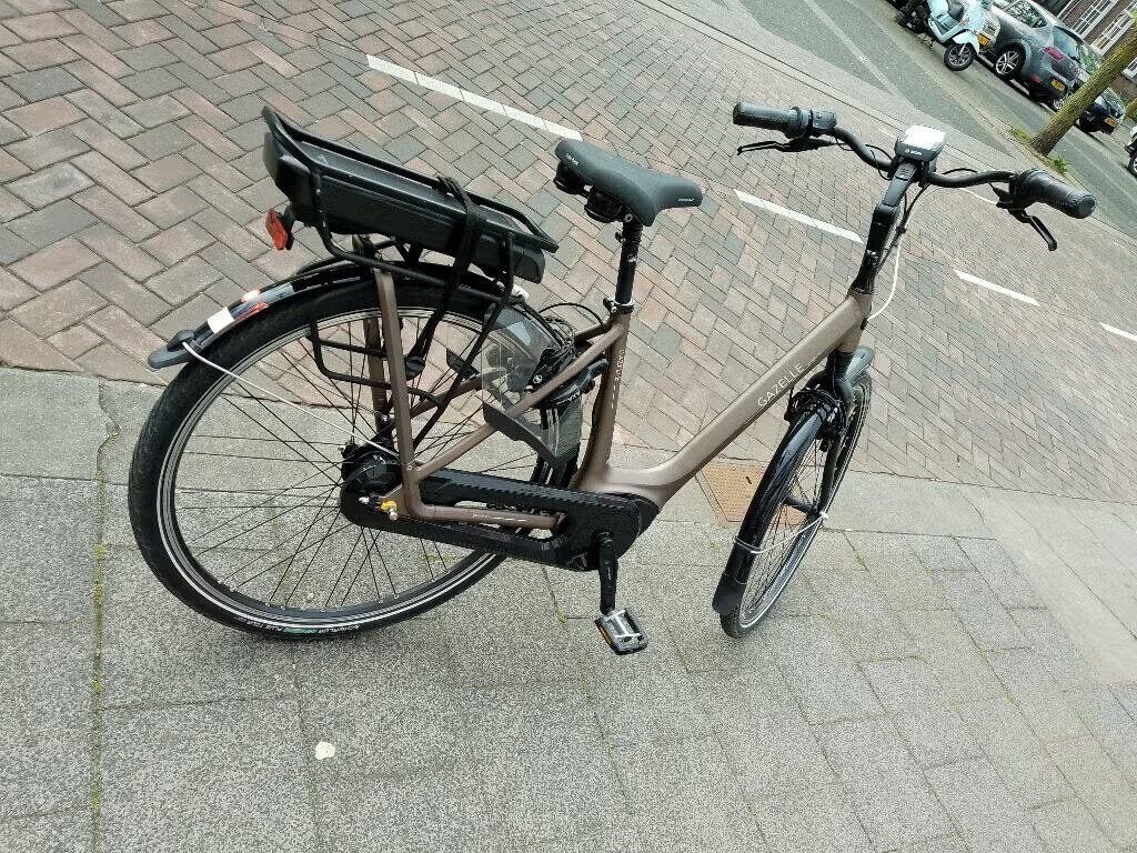 Foto 3 van Gazelle Grenoble C7+ d49 elektrische fiets Bosch middenmotor
