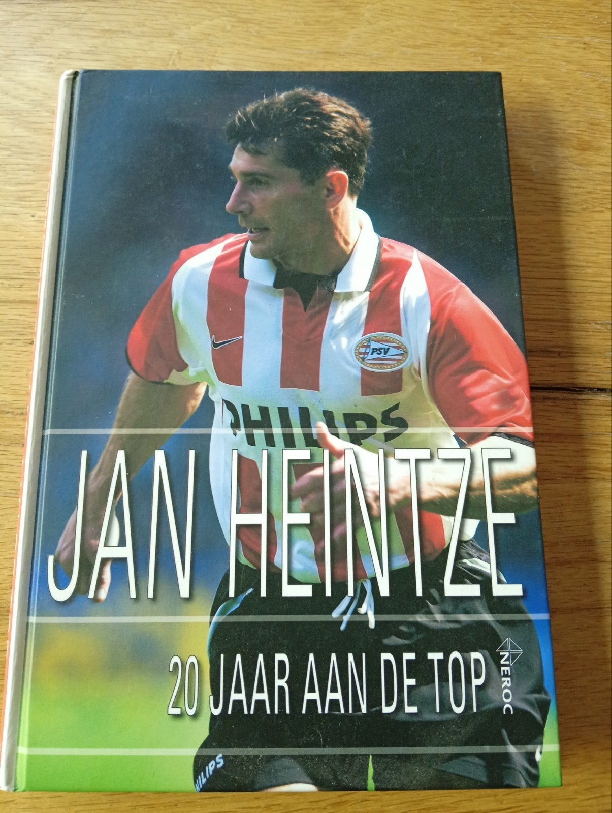 Jan Heintze: 20 jaar aan de top - Voetbalbiografie, Gelezen, Ophalen of Verzenden, Balsport, Jan Heintze