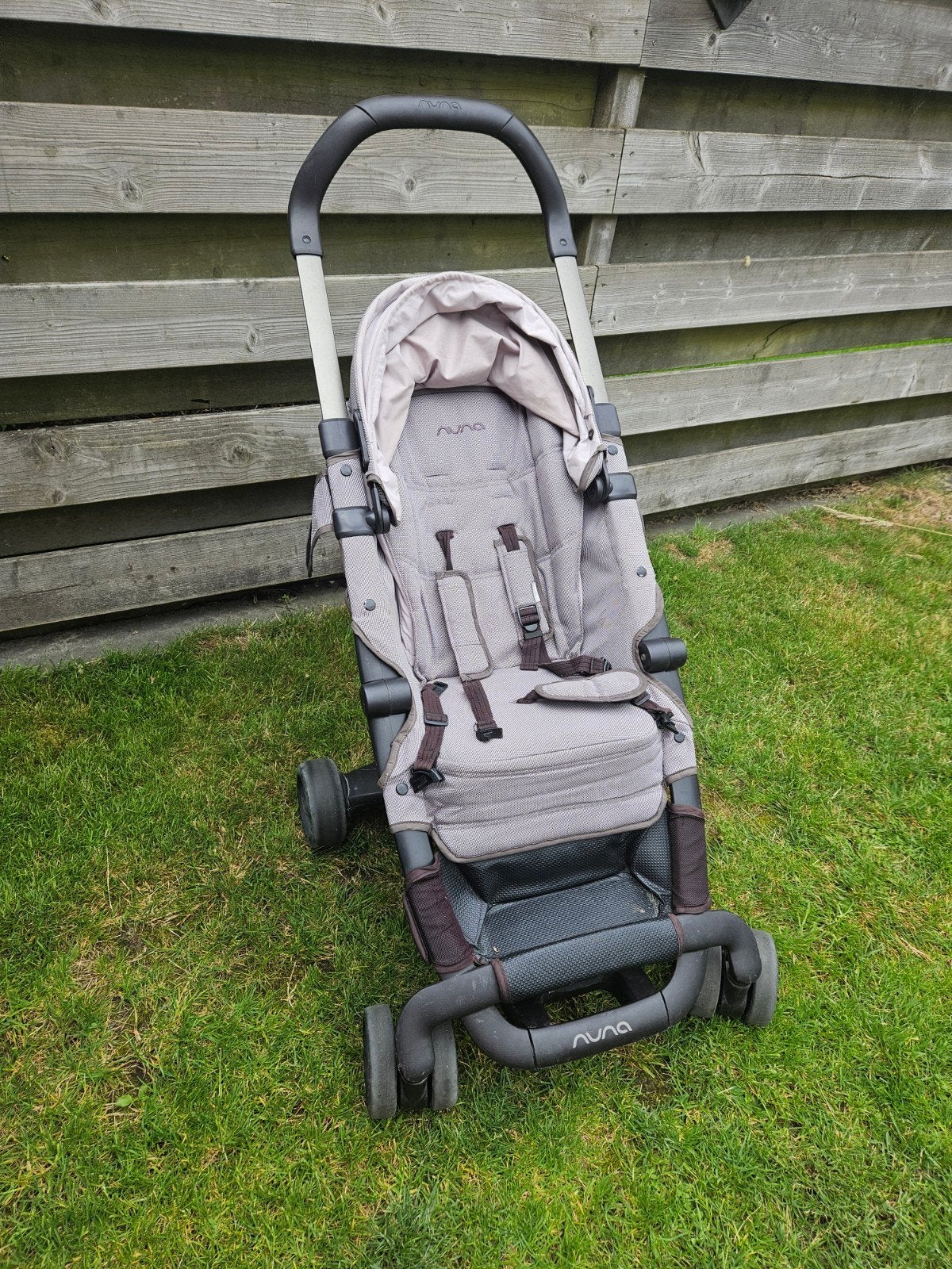 Gebruikte Nuna buggy - Compact en comfortabel, Ophalen, Gebruikt, Overige merken, Verstelbare rugleuning