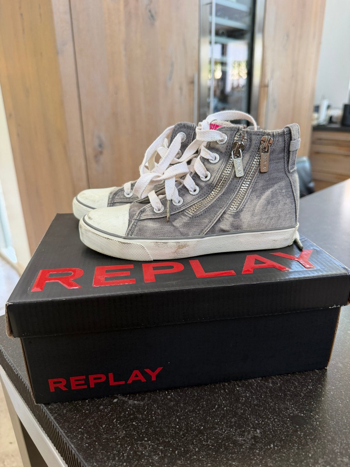Replay Sneakers Maat 30 - Netjes en nog in doos, Ophalen of Verzenden, Zo goed als nieuw, Jongen of Meisje, Sportschoenen
