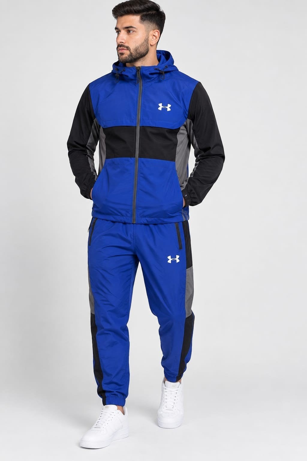 Foto 12 van Partij Under Armour Parajumpers Nike On Cloud Moncler
