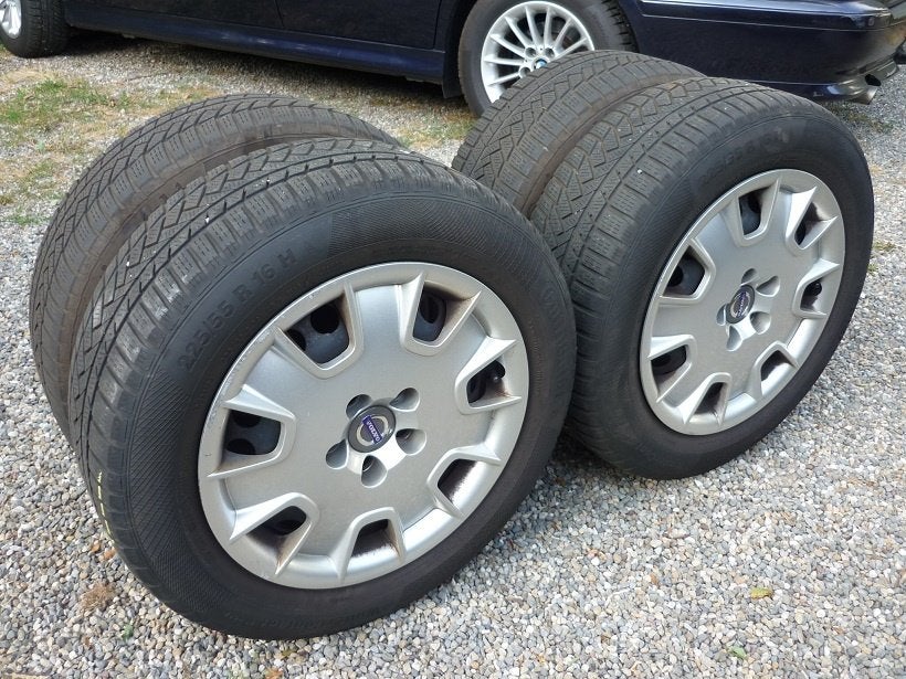 Winterwielen set (4) Continental 225/55 15 Volvo V70, Auto-onderdelen, Banden en Velgen, Gebruikt, 16 inch, Banden en Velgen, Personenwagen