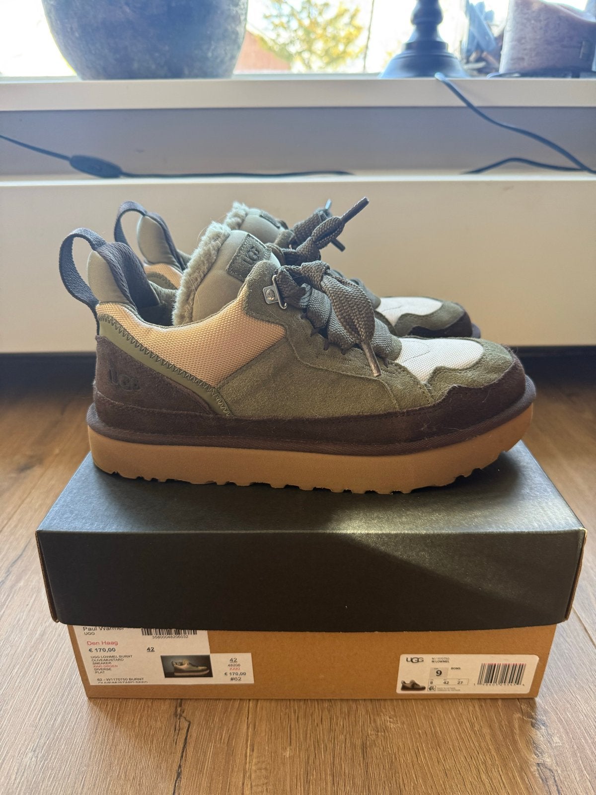 Ugg Lowmel Burnt Olive - Zo goed als nieuw!, Bruin, Ophalen of Verzenden, Sneakers of Gympen, Zo goed als nieuw