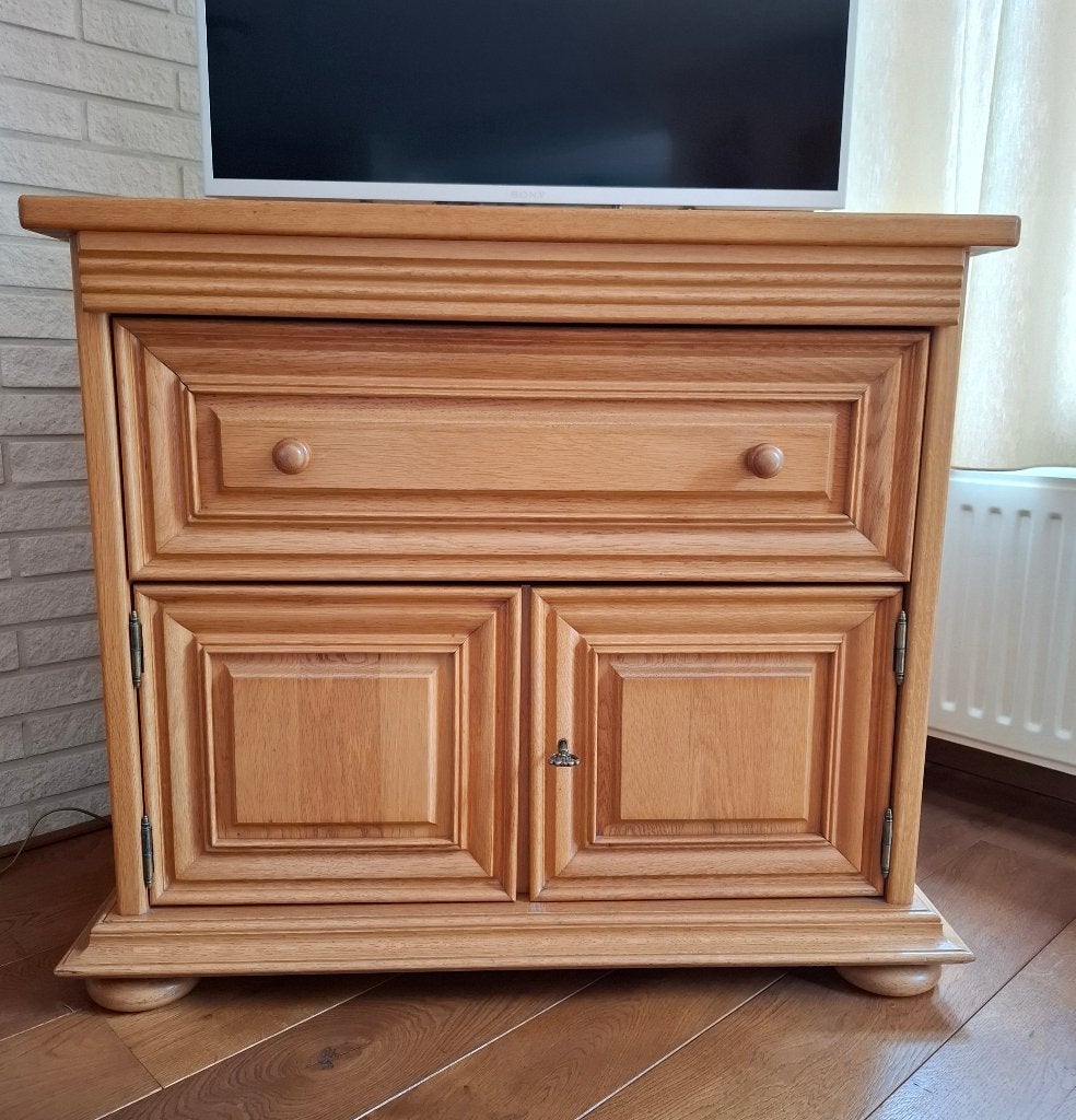 Vintage licht eiken tv kast, Ophalen, Traditioneel met geprofileerde sierranden rond la en deuren., Gebruikt, Eikenhout
