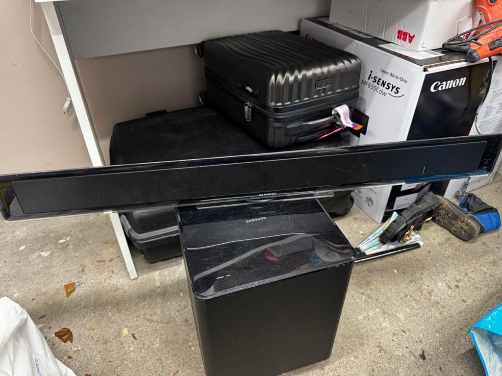 Samsung soundbar met subwoofer, Ophalen of Verzenden, Zo goed als nieuw, Licht