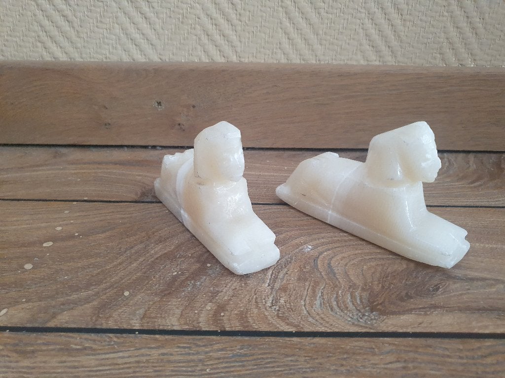 2 onyx beeldjes van een sfinx, Ophalen of Verzenden