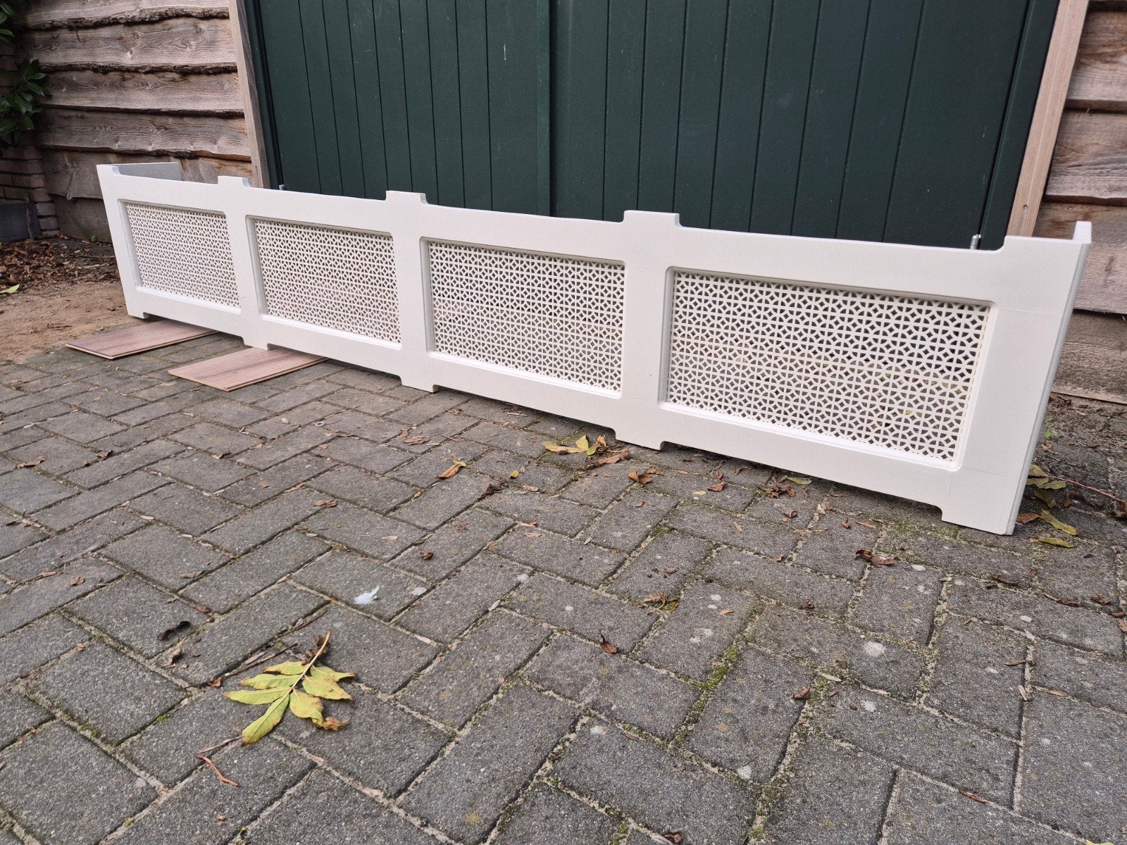 Mooie radiatorombouw 254x46x25cm - Tiel, Ophalen, Zo goed als nieuw, Hout