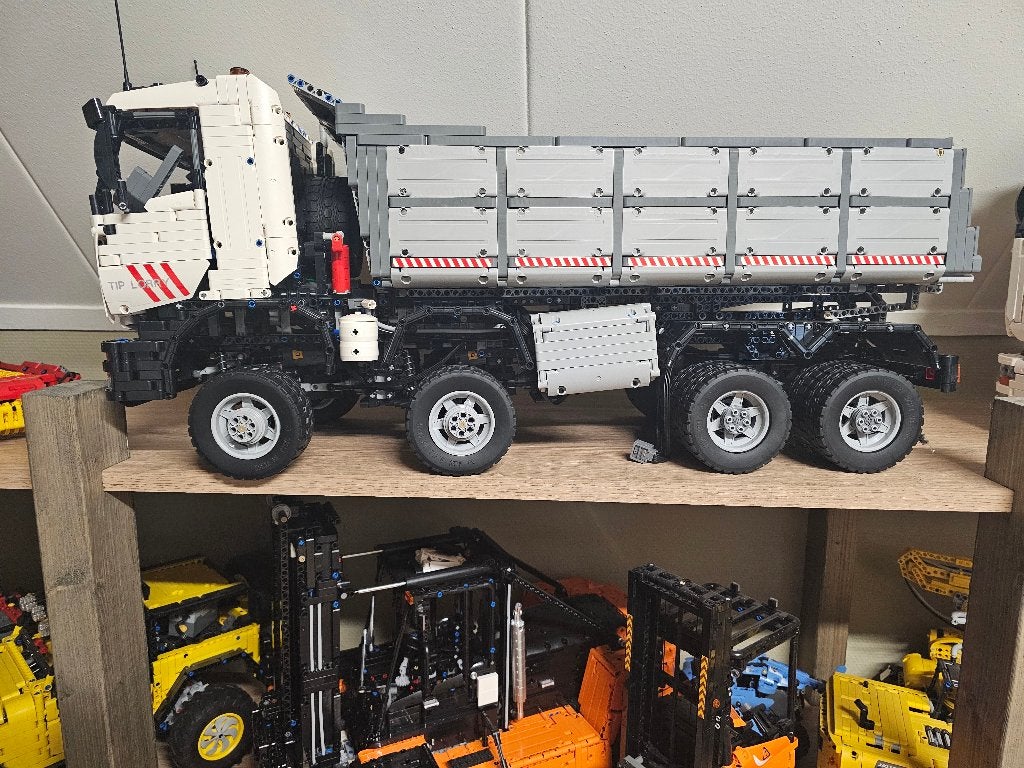 bouwmodel grote vrachtwagen, Overige merken, Groter dan 1:32, Ophalen of Verzenden, Zo goed als nieuw