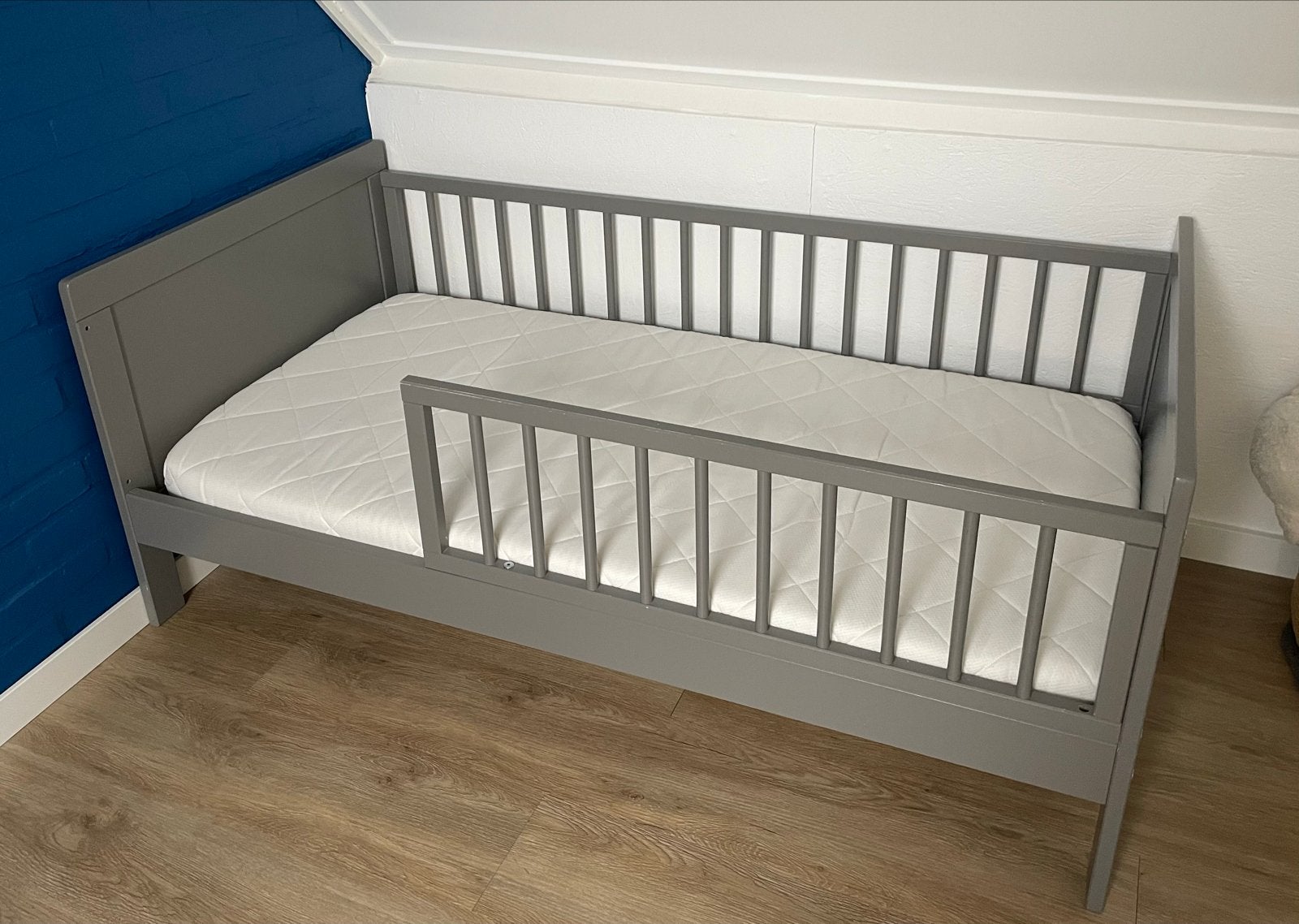 Petit Amélie Peuterbed 140x70 Grijs, inclusief matras, Kinderen en Baby's, Ophalen, 140 tot 160 cm, 70 tot 85 cm, Lattenbodem