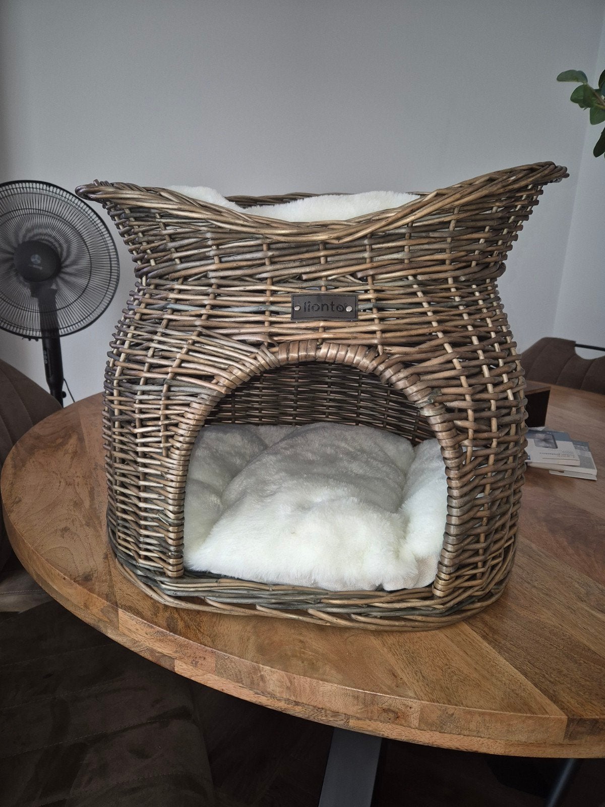 katten mand, Ophalen, Pluche