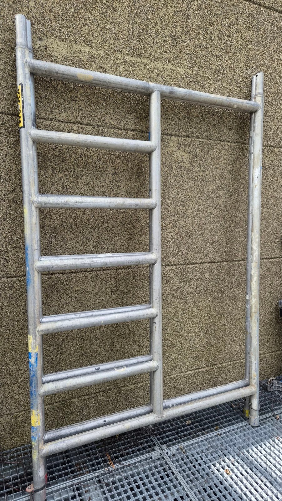 Te koop 2 altex zij doorloop frames, Doe-het-zelf en Verbouw, Steigers, Ophalen, Altrex, Rolsteiger of Kamersteiger, 5 meter of hoger