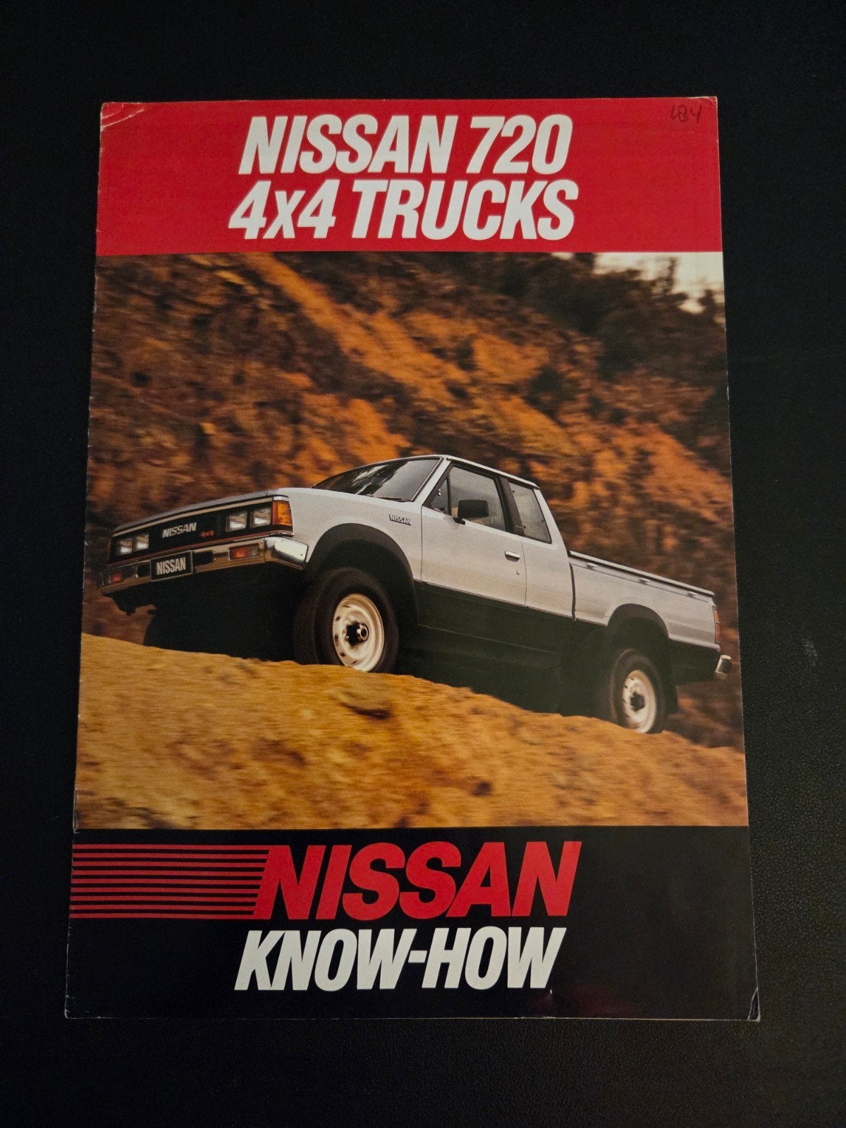 Brochure Nissan 720 4x4 Trucks 1985 Australië, Ophalen of Verzenden, Zo goed als nieuw, Nissan