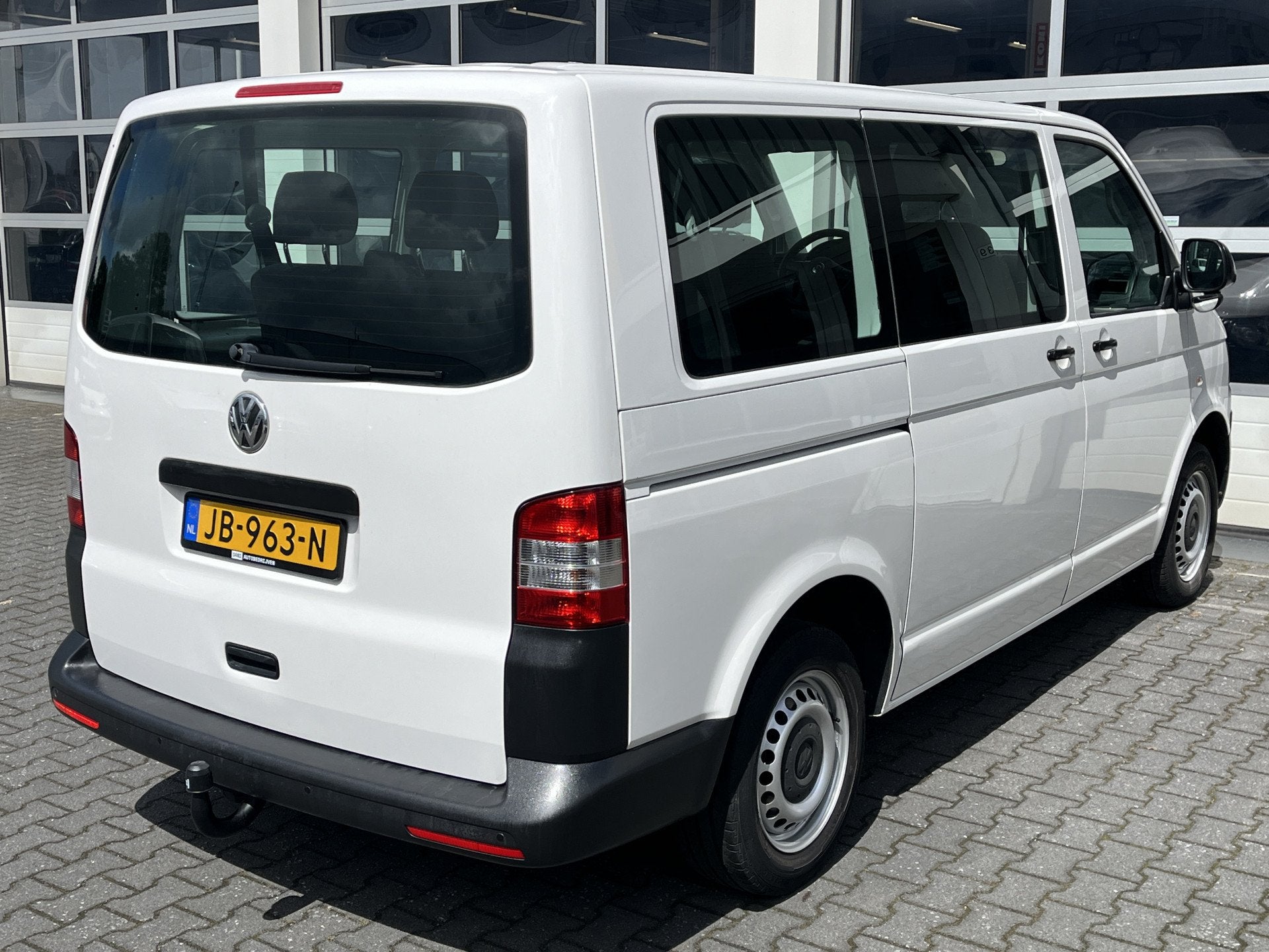 Volkswagen Transporter Kombi 2.0 TDI DSG Automaat 140 pk L1H, Auto's, Volkswagen, Euro 5, Stof, Gebruikt, Zwart