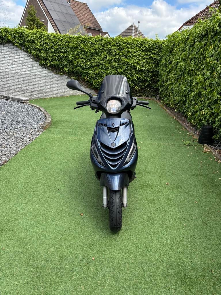 Piaggio zip 2 takt, Ophalen, Zo goed als nieuw, Benzine, Zip