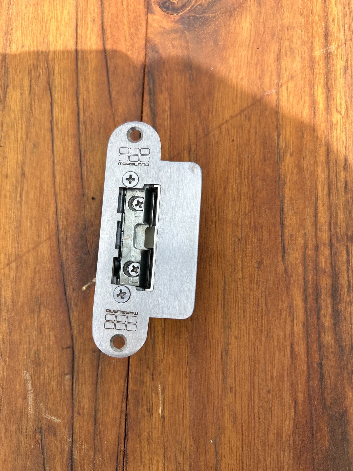 Maasland S00US elektrische Sluitplaat 10-24VAC/DC, Ophalen of Verzenden, Zo goed als nieuw, Rvs, Slot