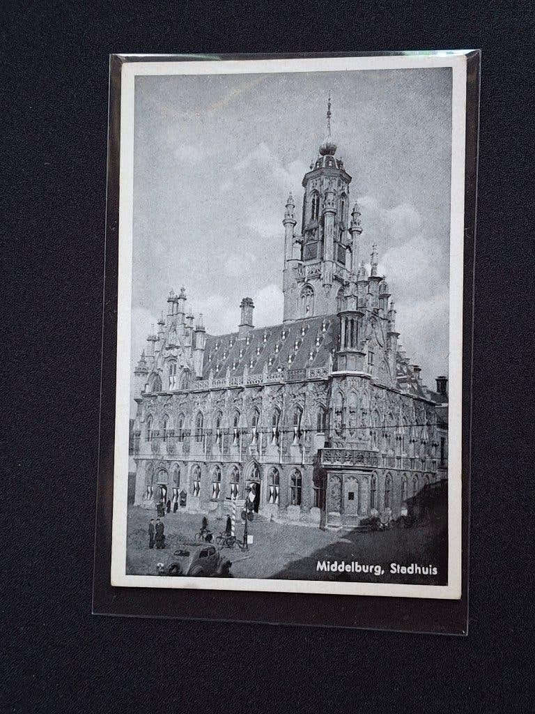 Oude ansichtkaart Stadhuis Middelburg, Zeeland, Ophalen of Verzenden, 1940 tot 1960, Gelopen, Zeeland
