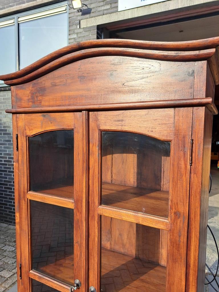 Teakhouten hardhouten vitrinekast Met 3x verlichting, Huis en Inrichting, Kasten | Vitrinekasten, Ophalen, RoDeKo Volendam, R.kooij65@gmail.com