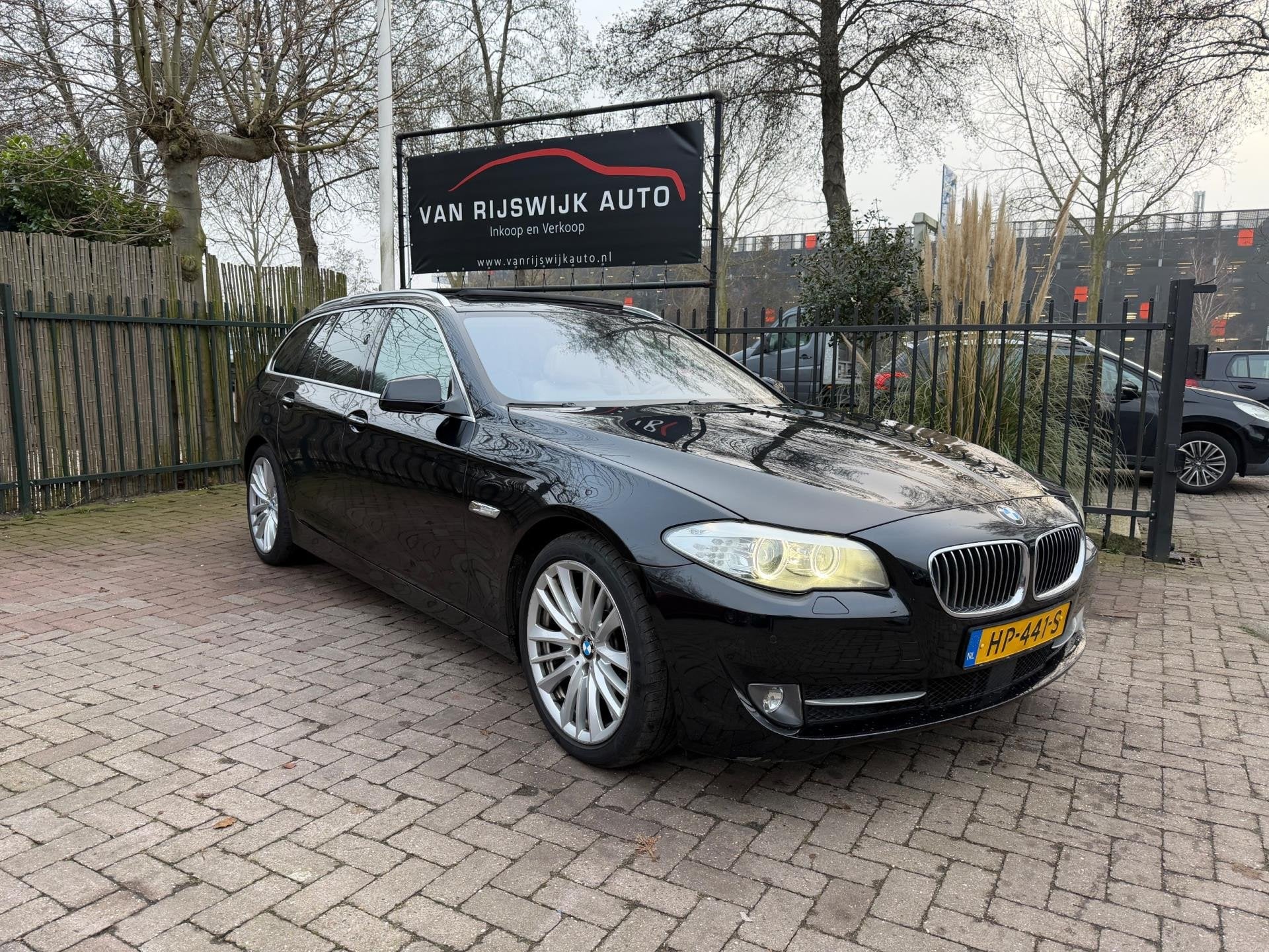 BMW 5-serie Touring 535d High Exe Xenon Pano Leder Camera St, Auto's, Automaat, Euro 5, Gebruikt, Automatische klimaatregeling